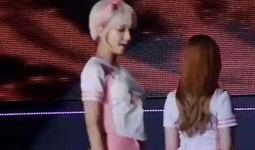 韩国美女跳舞视频,魅力四溢，舞动青春风采